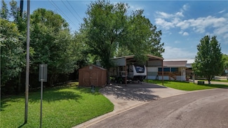 512 Brazos Harbor Cir, Granbury, TX 76048