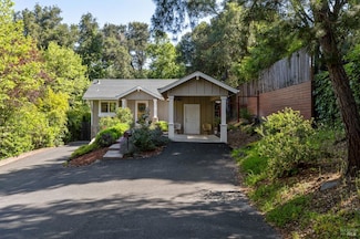 887 Strawberry Dr, Santa Rosa, CA 95404