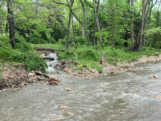 68 Moorehaven Ln, Wasola, MO 65773
