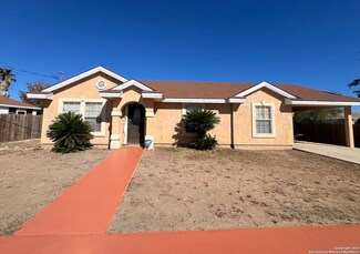 1611 W Alamo St, Carrizo Springs, TX 78834