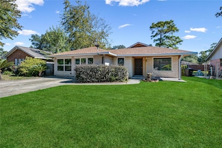 9326 Eblen Dr, Houston, TX 77040