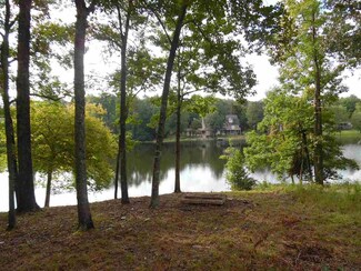 642 Hillside Dr, Adamsville, TN 38310