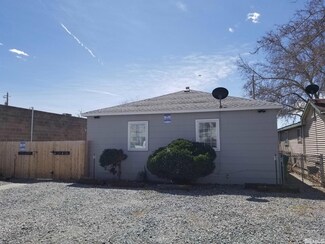 1909 C St, Sparks, NV 89431