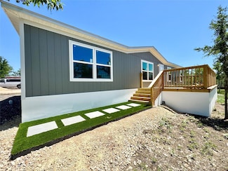 229 Tulipan Ln, Dale, TX 78616