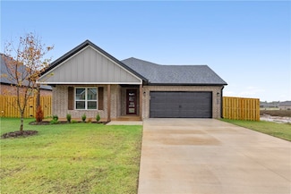 1809 Edwards St, Pea Ridge, AR 72751