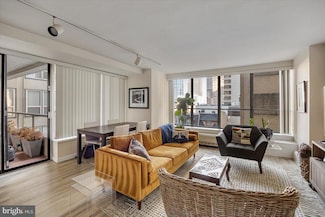 224 30 W Rittenhouse Square Unit 601, Philadelphia, PA 19103