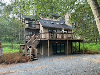 4126 Firefly Ct, Pocono Lake, PA 18347
