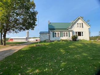 N5465 Green Valley Rd, Krakow, WI 54137