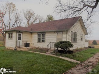 303 1st St, Gray, IA 50110