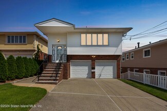 99 Greenport St, Staten Island, NY 10304