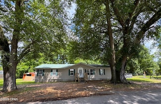 2018 Wilson Ave, Grand Ridge, FL 32442