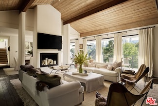1583 Lindacrest Dr, Beverly Hills, CA 90210