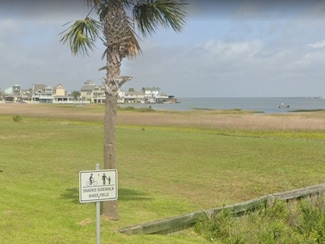 34 & 35 Tiki Dr, Tiki Island, TX 77554