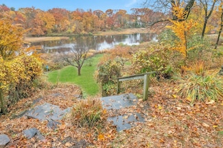 733 Stuart Ave, Mamaroneck, NY 10543