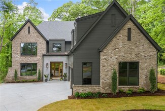 402 Chattahoochee St, Roswell, GA 30075