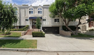 11119 Camarillo St, North Hollywood, CA 91602