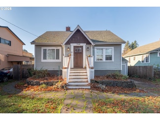 745 16th St NE, Salem, OR 97301