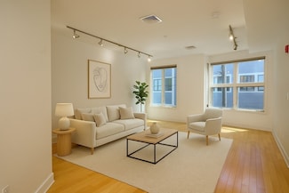 24 Bay State Rd Unit 7, Cambridge, MA 02138