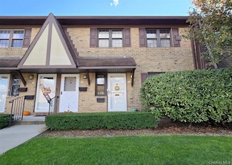 324 Mariners Way, Copiague, NY 11726