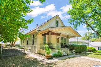 5131 Pratt St, Omaha, NE 68104