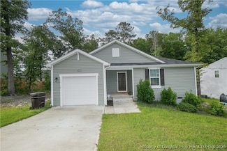 29 York Ct, Spring Lake, NC 28390