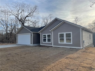 1 Selborne Ln, Bella Vista, AR 72714