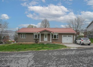 124 E Hillview Dr, Morgantown, WV 26508