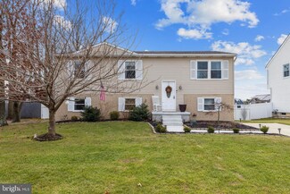 4 Willow Ct, Sicklerville, NJ 08081