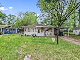 7135 Click Dr, Beaumont, TX 77708