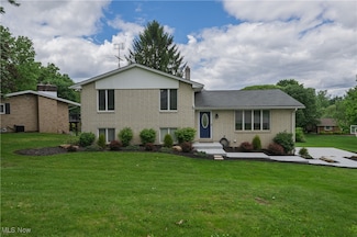 4184 Meadowview Dr NW, Canton, OH 44718