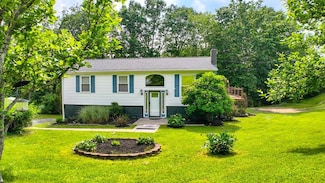 221 Mountain Edge Dr, Glen Morgan, WV 25813