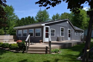 815 Lane 180 Turkey Lake, Hudson, IN 46747