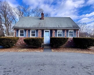 18 Oak Ave, Attleboro, MA 02703