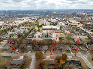 11 units total W Beechwood Dr, Rogers, AR 72756