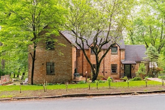 640 Old Kensico Rd, White Plains, NY 10603