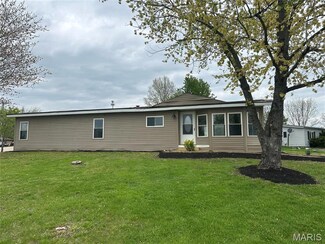 325 Valleyview Dr, Villa Ridge, MO 63089