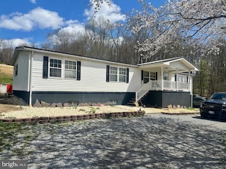 152 Brook Ln, Hyndman, PA 15545