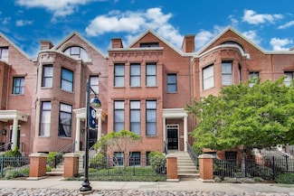 2013 Valor Ct Unit 41, Glenview, IL 60026