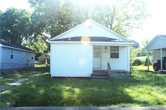 1614 Woodrow St, Poplar Bluff, MO 63901