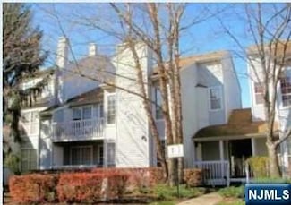 3 Squire Ct, Englewood, NJ 07631