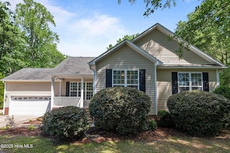 95 Pirate Cove Rd, Washington, NC 27889