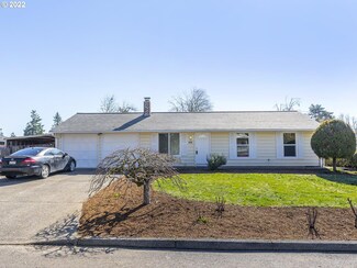 386 Elmwood Ct, Oregon City, OR 97045