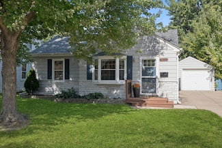 5112 Fairview Ave N, Minneapolis, MN 55429