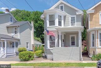 108 N Franklin St, Lambertville, NJ 08530