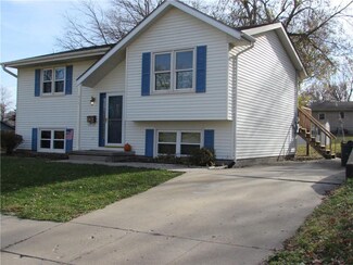 610 E Pleasant St, Knoxville, IA 50138