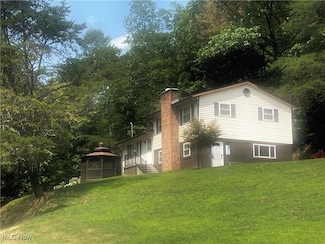 793 Sugar Camp Rd, Mineral Wells, WV 26150