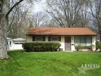 125 E Crown Ln, Fort Wayne, IN 46816