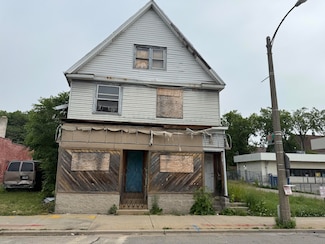 2022 W Center St, Milwaukee, WI 53206
