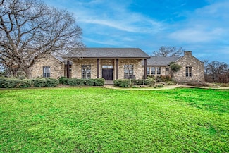 281 Oak Ridge Trail, Kingsland, TX 78639
