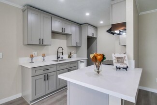 1647 Pentecost Way Unit 5, San Diego, CA 92105
